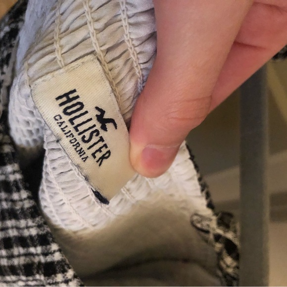 Hollister romper - Size Medium - Picture 4 of 4